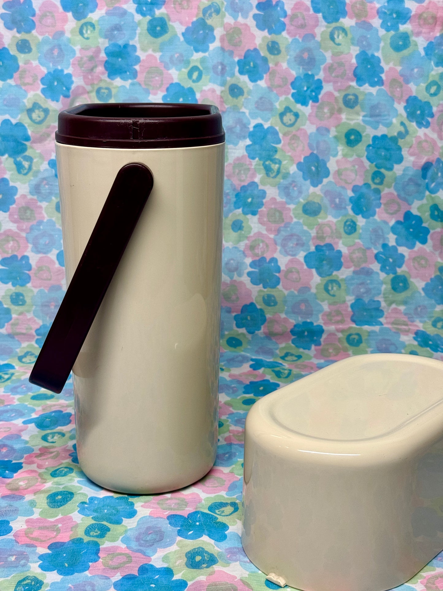 Vintage 1970s Insulated Wine Carrier by Richard Carlson – Cream & Brown