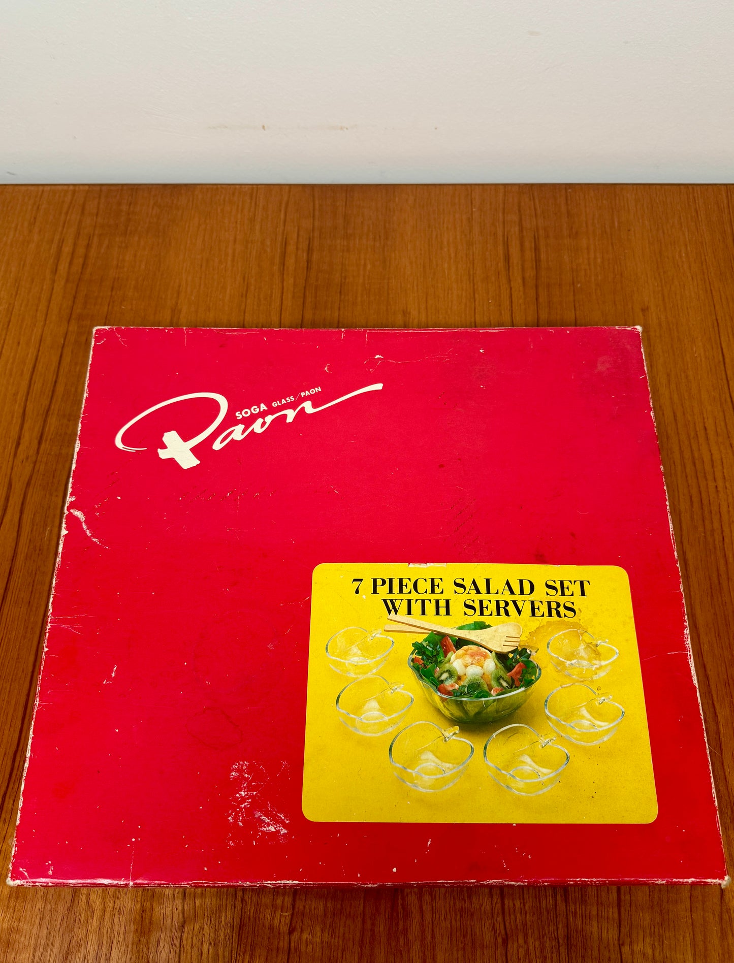 Vintage SOGA Japan Apple-Shaped 7 Piece Salad Set with Servers ā Leaf Embossed Bowls