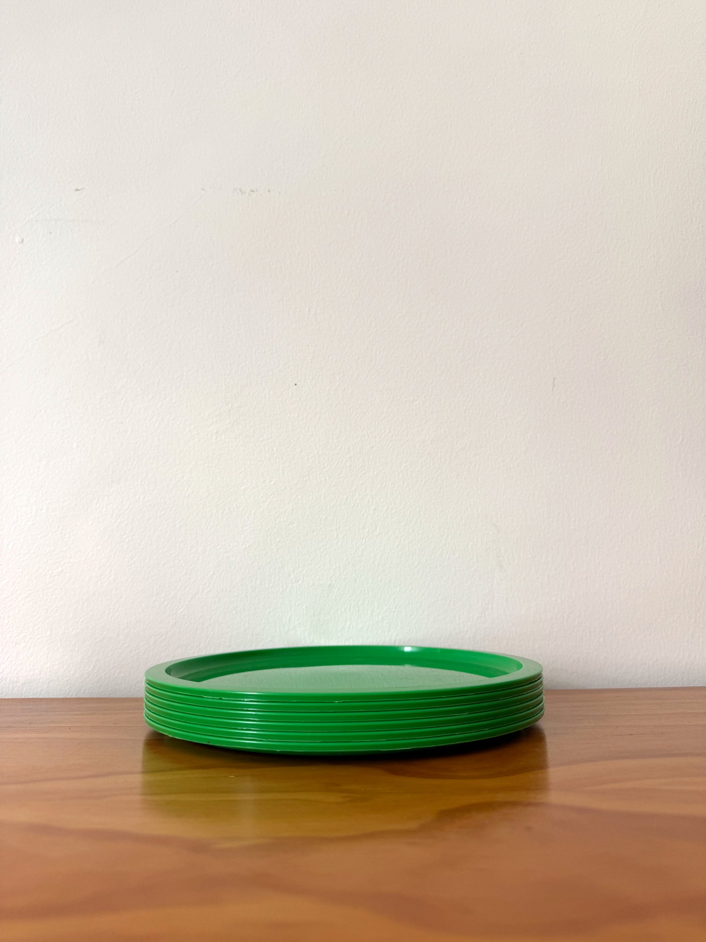 Vintage Davis Plastics plates 6pcs - Green