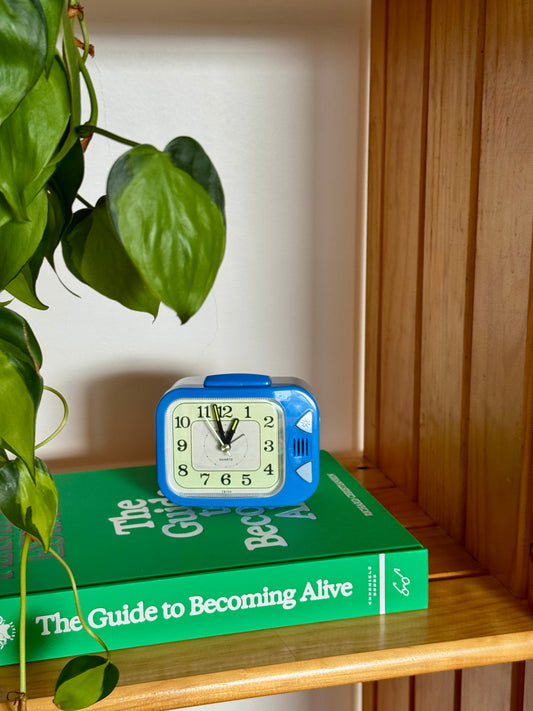 TIENBAH Quartz Vintage Alarm Clock with Light & Alarm