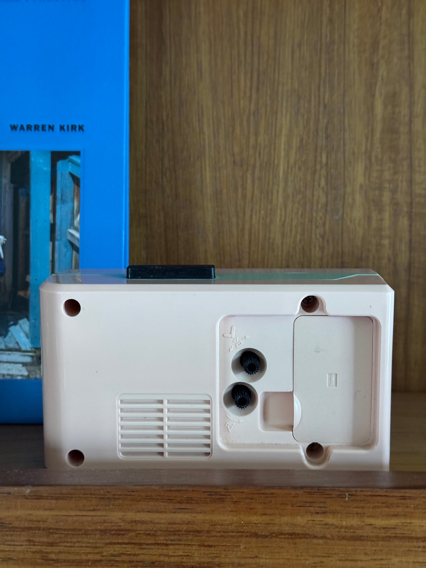 Vintage G-LION Quartz Alarm Clock – Pink & Mint Green Retro Desk Clock – 80s/90s Kitsch Decor