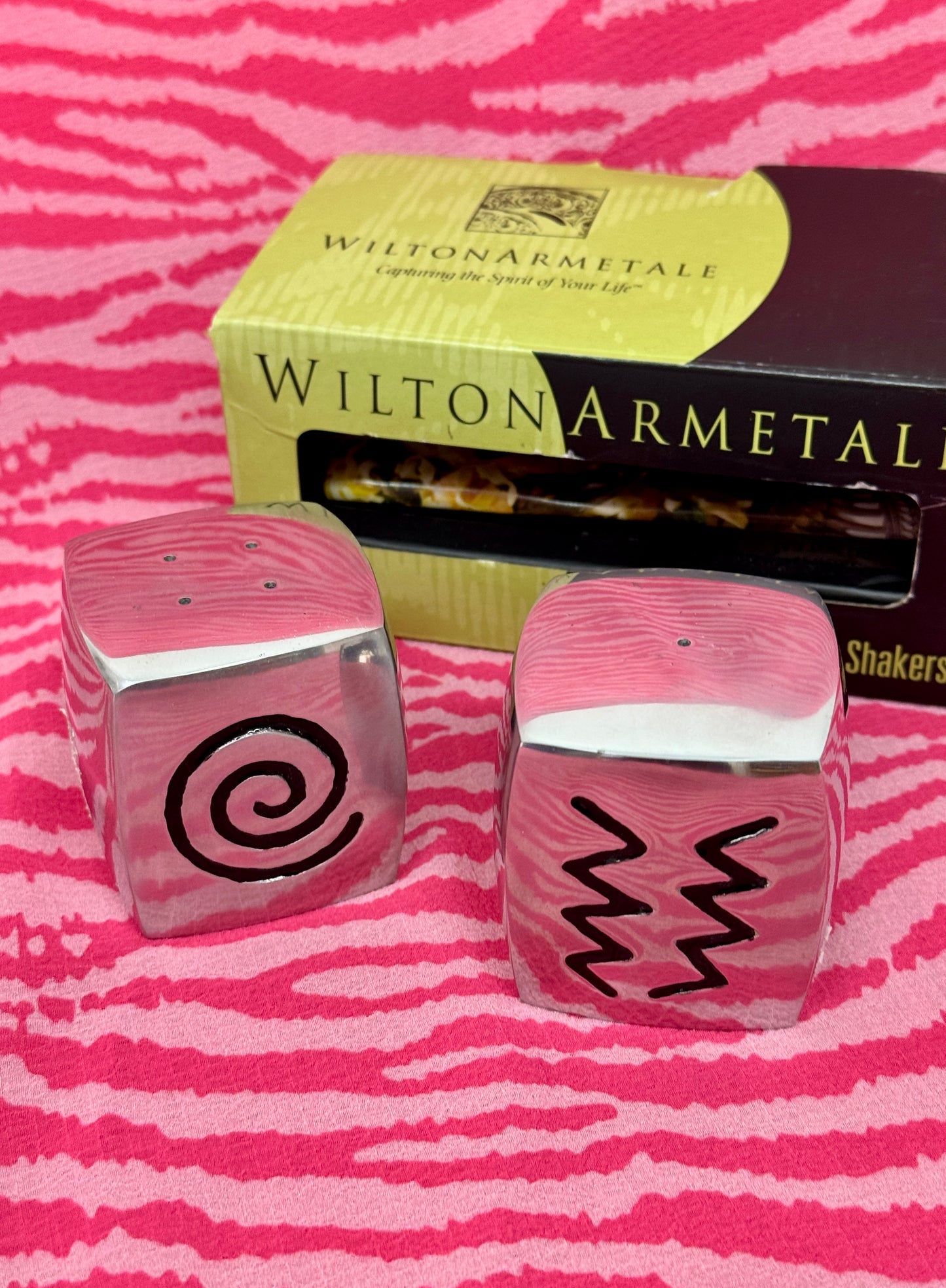 Wilton Armetale Reggae Salt & Pepper Shakers Postmodern Pewter-Style Hollowware (Boxed Set)