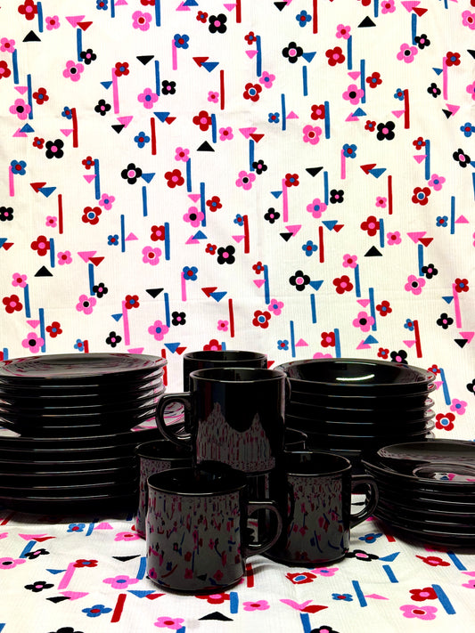 Vintage Ten Strawberry Street 30-Piece Black Dinnerware Set