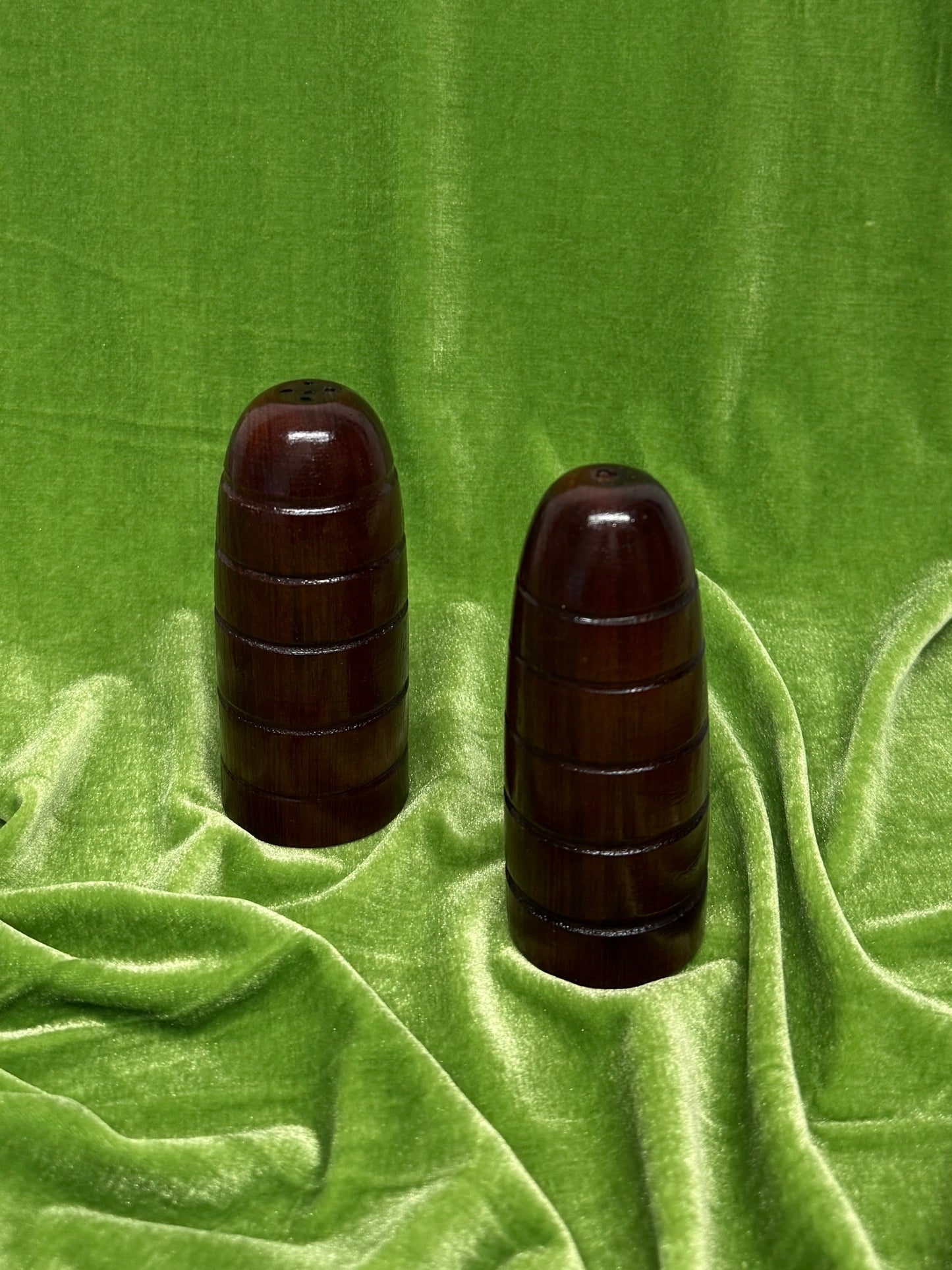 Vintage Wooden Salt & Pepper Shaker Set – Rounded