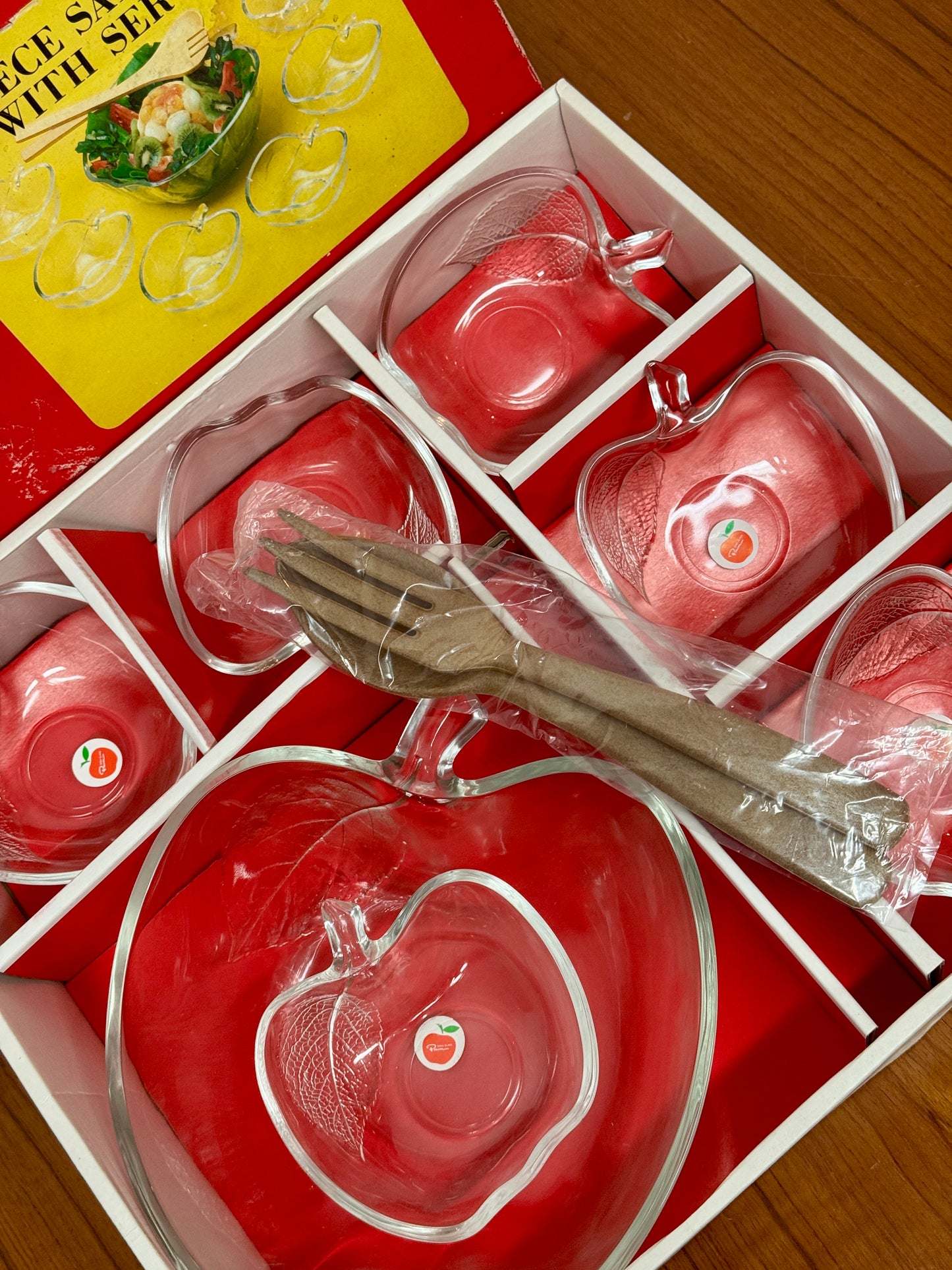 Vintage SOGA Japan Apple-Shaped 7 Piece Salad Set with Servers – Leaf Embossed Bowls