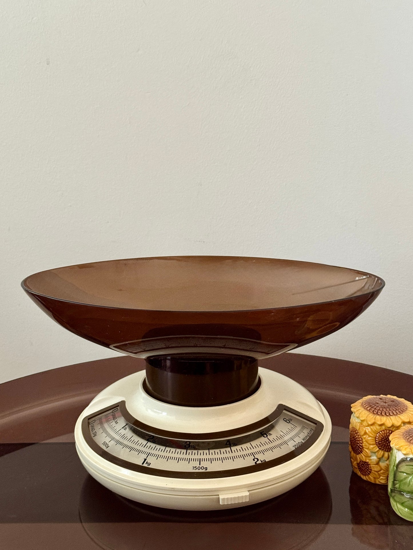 Vintage Kitchen Scale with Smoky Brown Bowl – Made in Hong Kong