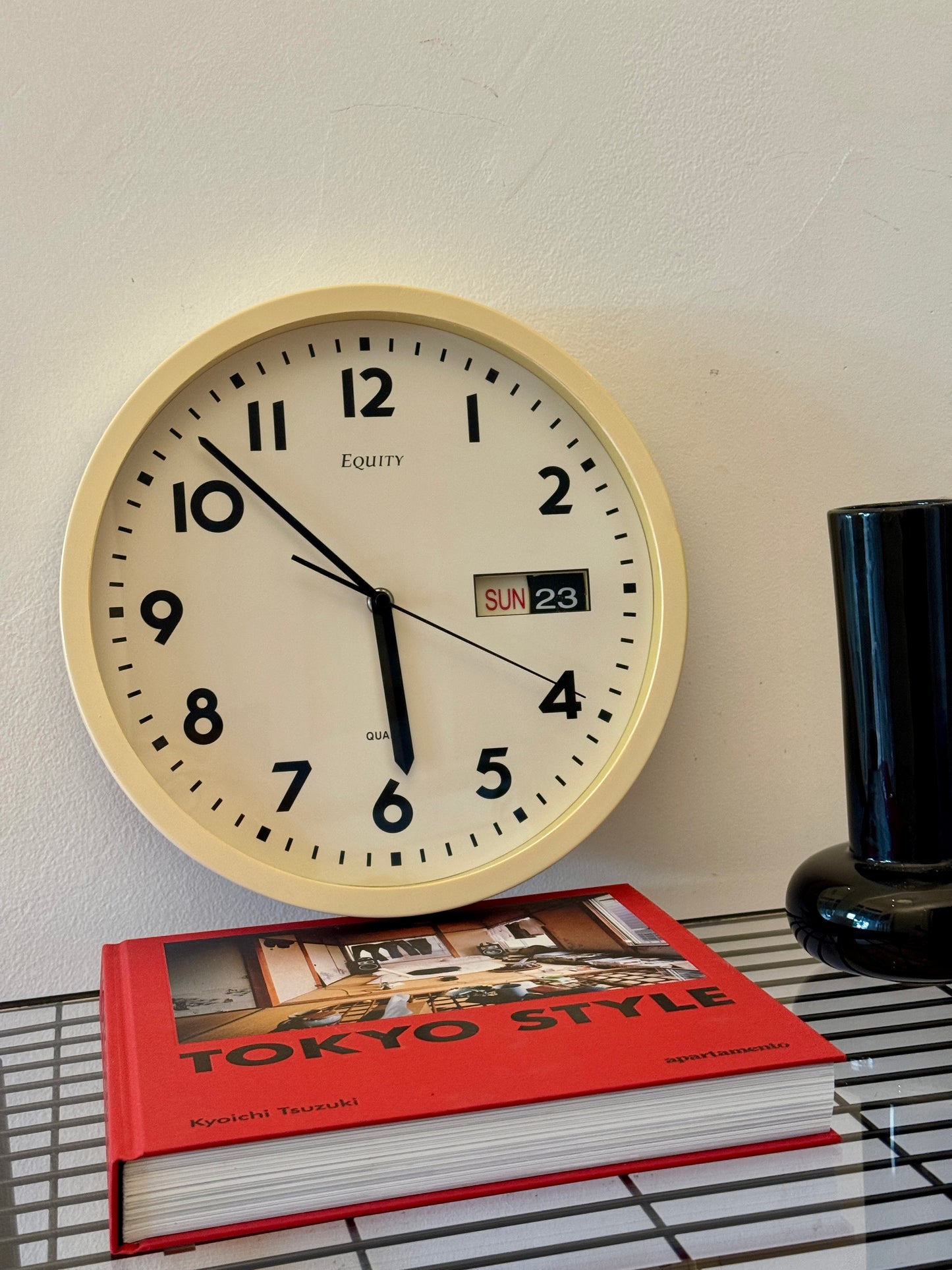 Vintage Equity Wall Clock – Cream with Day/Date