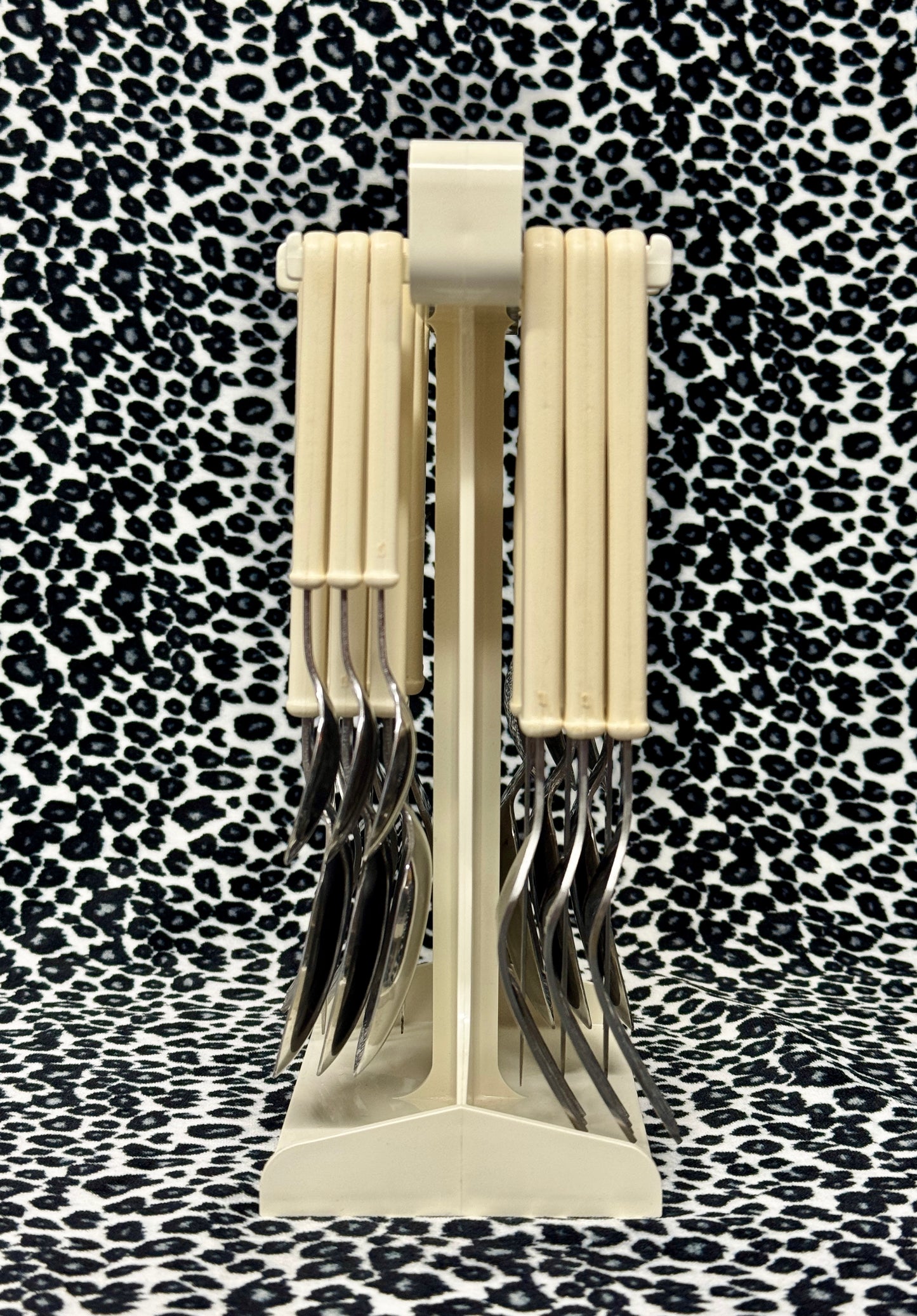 Vintage Space Age Hanging Cutlery Set – Cream (1970s)