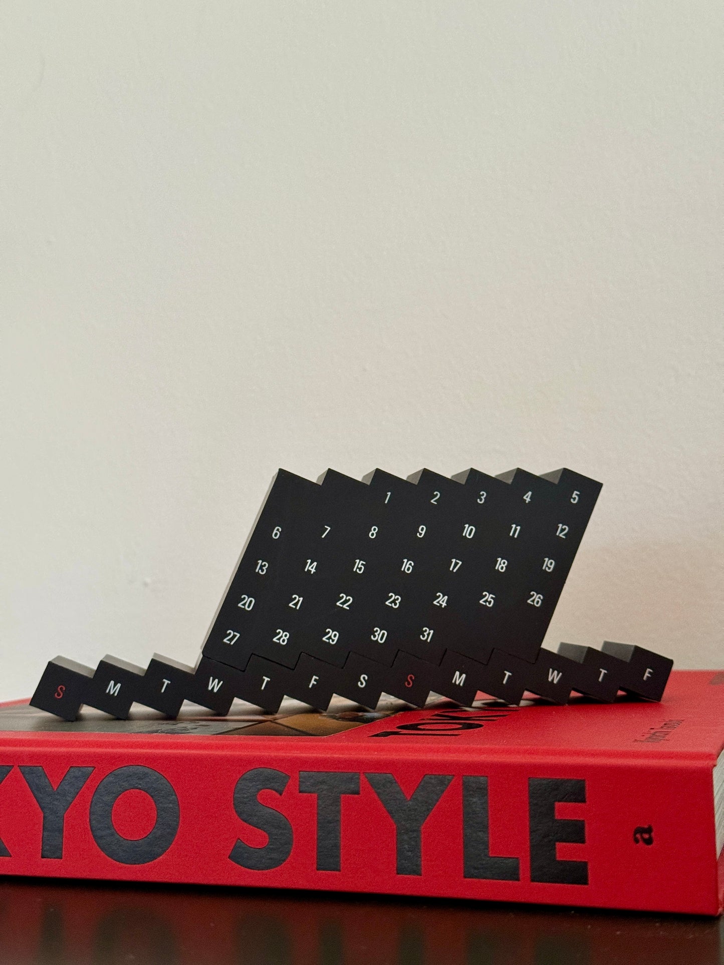 Thomas Bai Step Perpetual Calendar