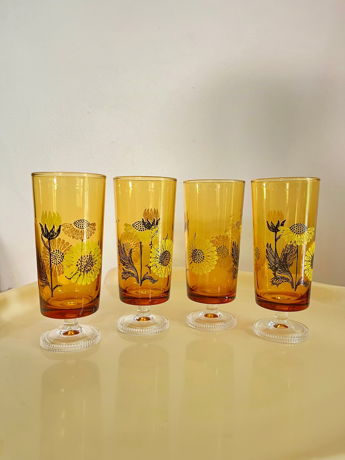 Vintage Amber Floral Wine Glasses – Set of 4