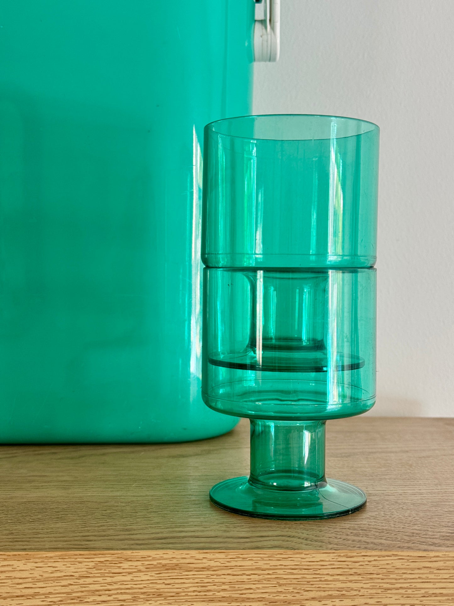 Decor BYO Wine Cooler + plastic wine tumblers