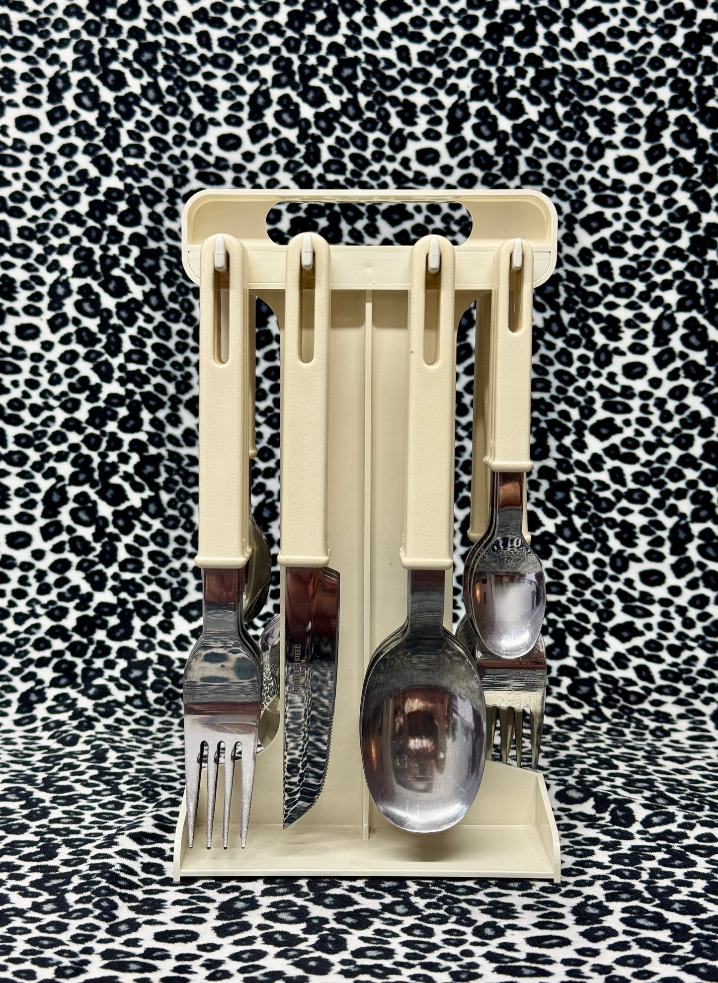 Vintage Space Age Hanging Cutlery Set – Cream (1970s)