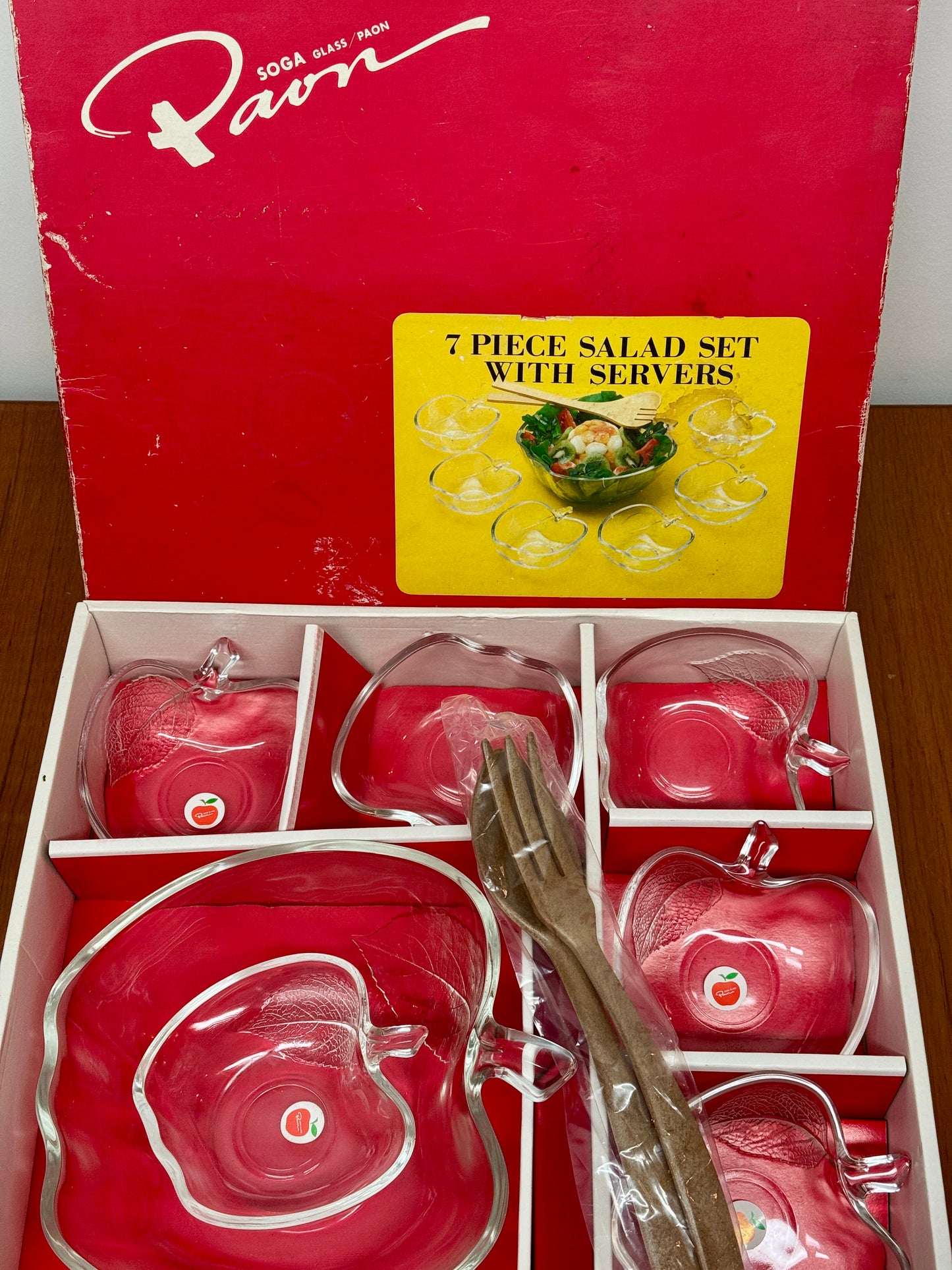 Vintage SOGA Japan Apple-Shaped 7 Piece Salad Set with Servers – Leaf Embossed Bowls