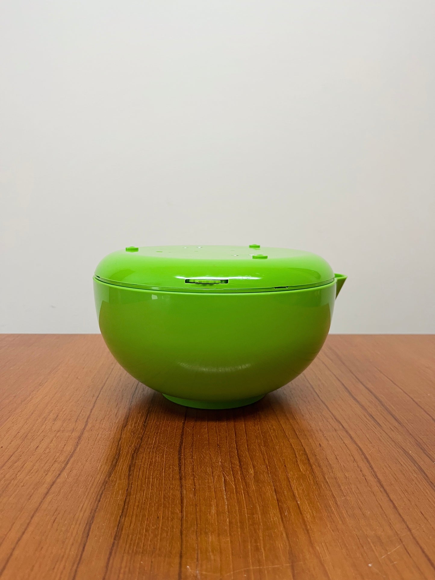 Vintage Green Kitchen Scales with Bowl