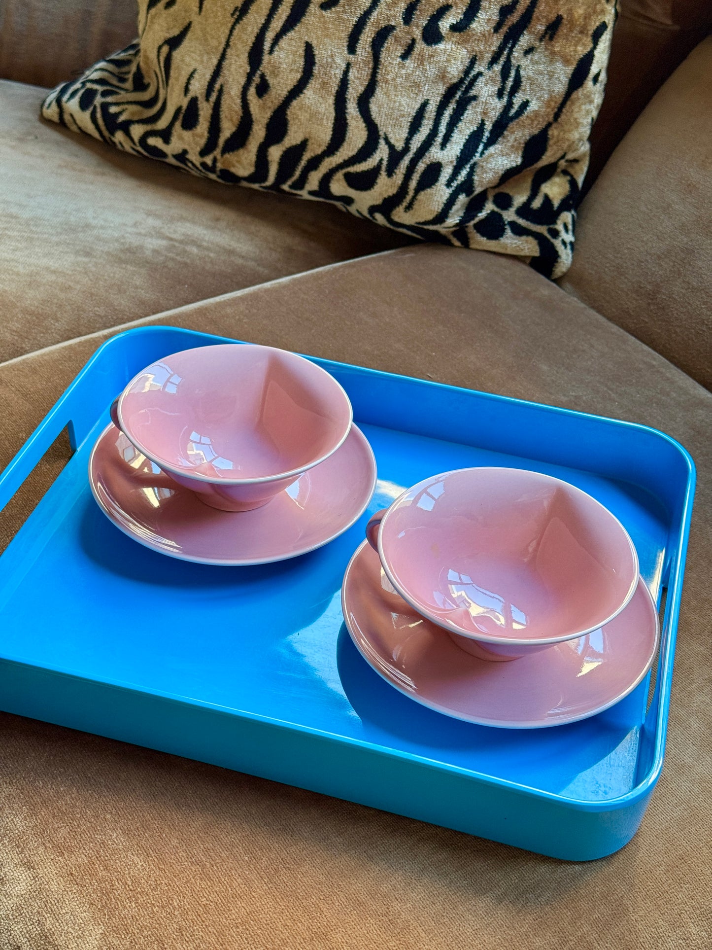 Pair of Robert Gordon Scarlett Heart Cup & Saucers