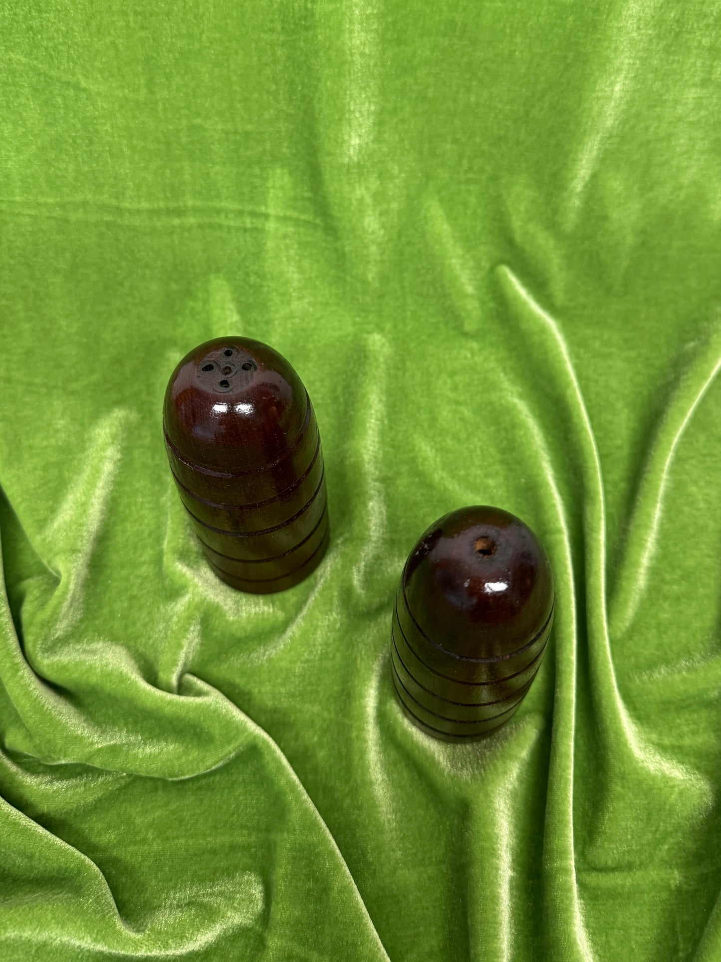 Vintage Wooden Salt & Pepper Shaker Set – Rounded