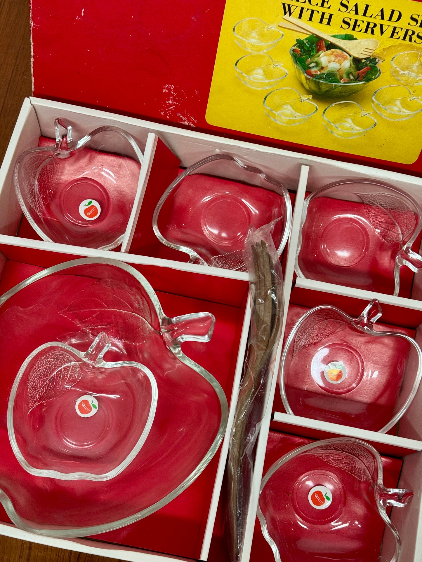 Vintage SOGA Japan Apple-Shaped 7 Piece Salad Set with Servers – Leaf Embossed Bowls