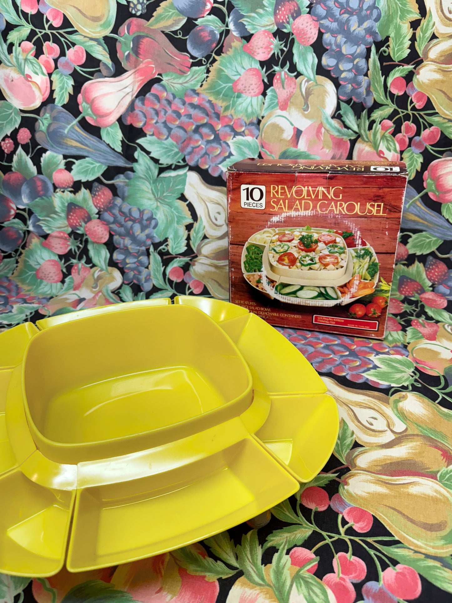 Vintage 10-Piece Revolving Salad Carousel – Retro Entertaining Set