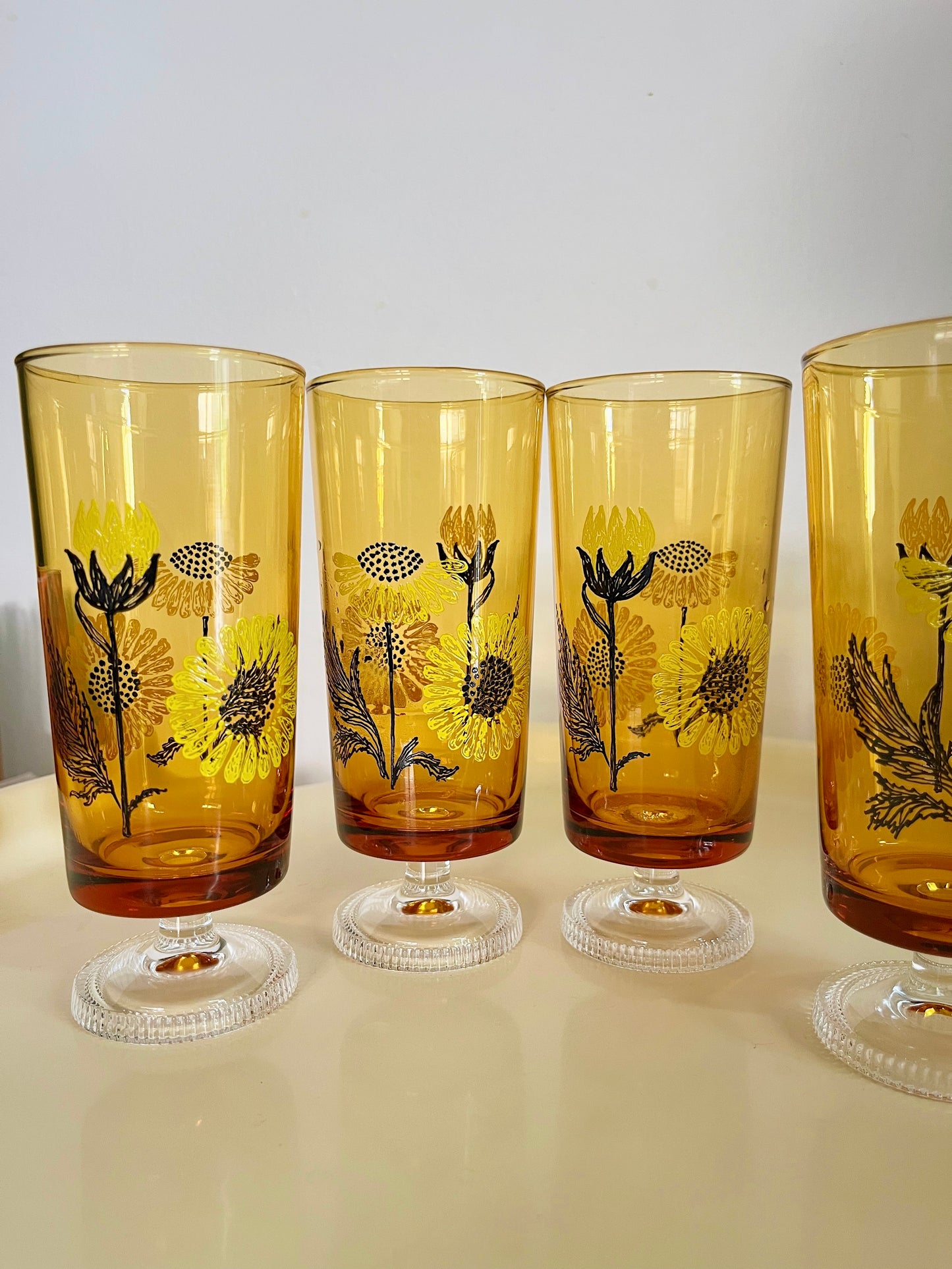 Vintage Amber Floral Wine Glasses – Set of 4