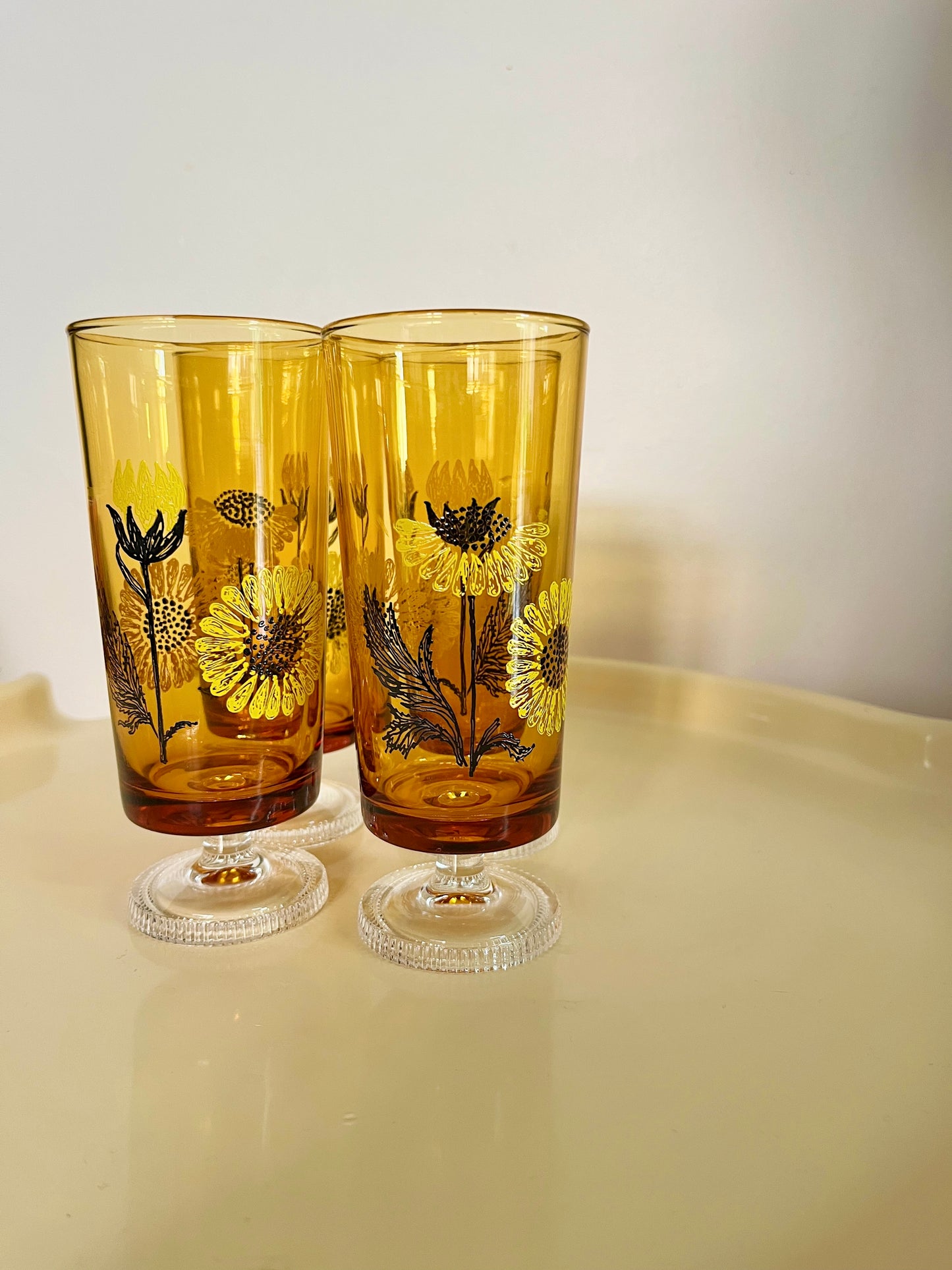 Vintage Amber Floral Wine Glasses – Set of 4