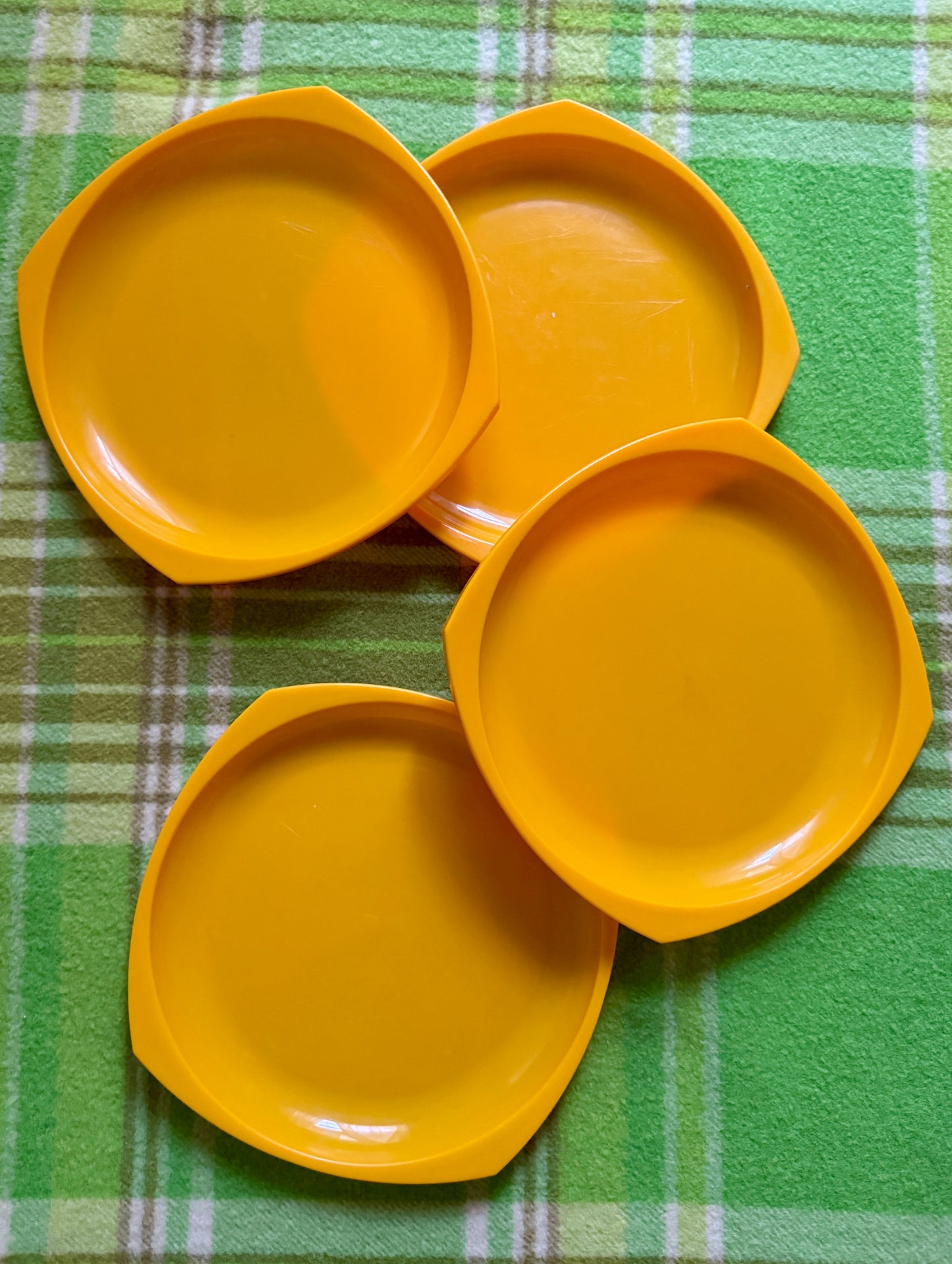 Vintage Rainfords Australia 4pcs plate set - Yellow