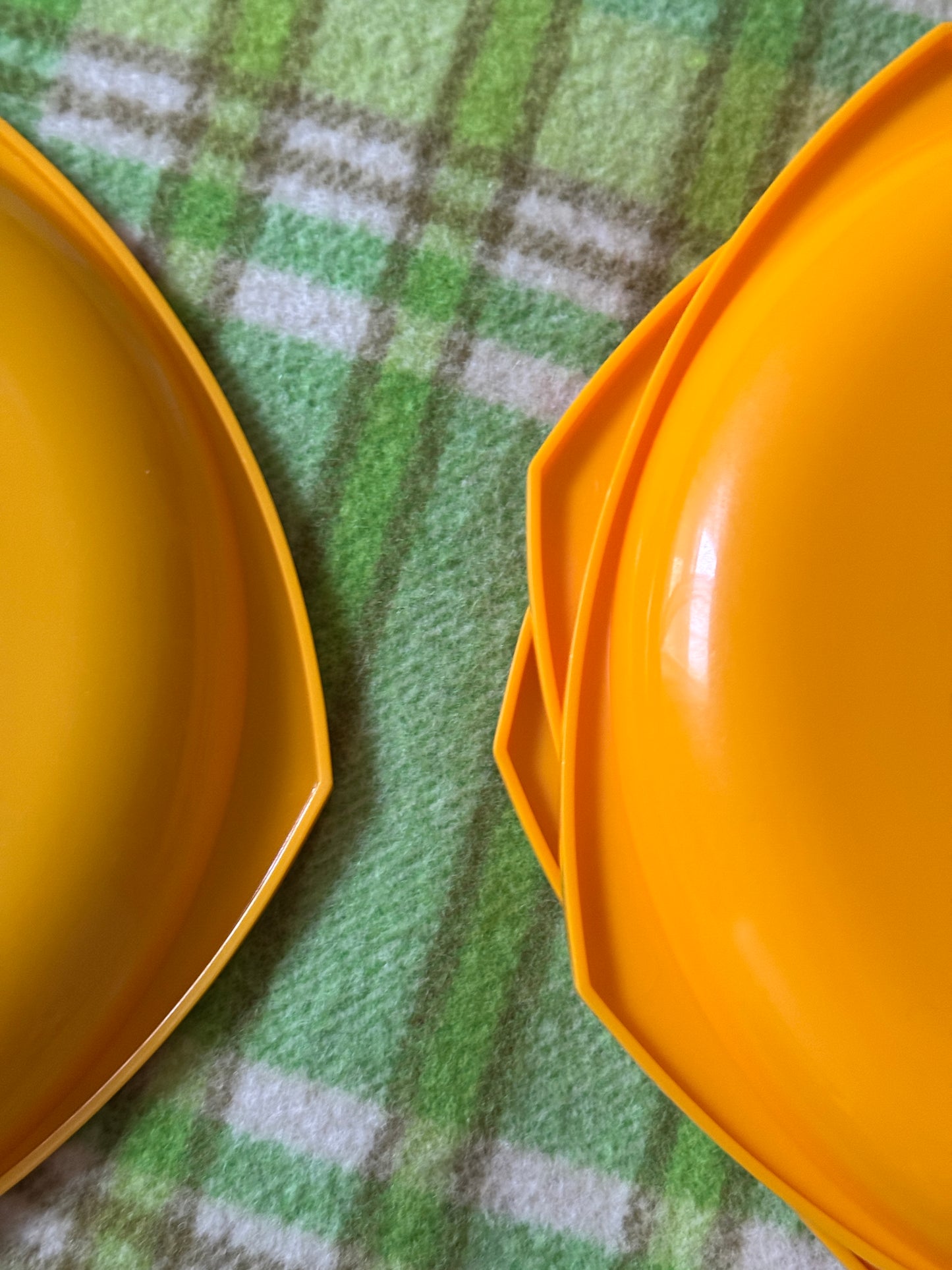 Vintage Rainfords Australia 4pcs plate set - Yellow